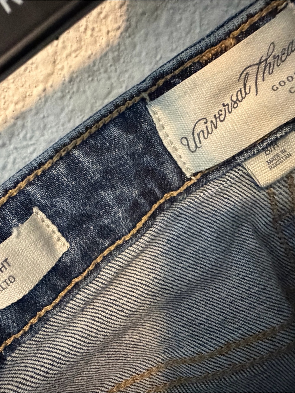 Universal women slim fit jeans - Picture 2 of 3
